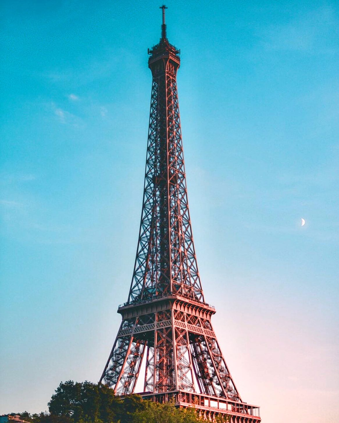 Paris, a city with typical french streets, impressive buildings and colourful cultures, is worth a visit! .
.
.
.
#roamtheplanet #eclectic_shotz #moodygrams #mg5k #moodyports #beyondthelands #thegreatplanet #worldplaces #nature_globepix #stayandwander #speechlessplaces #bestdiscovery #dreamingtravel #moodnation #earthoutdoors #earthoutdoors10k #discoverearth #paris #eiffeltower #eiffelturm #toureiffel #visitparisregion #visitparis #visitfrance #france #frankreich #frankreich🇫🇷