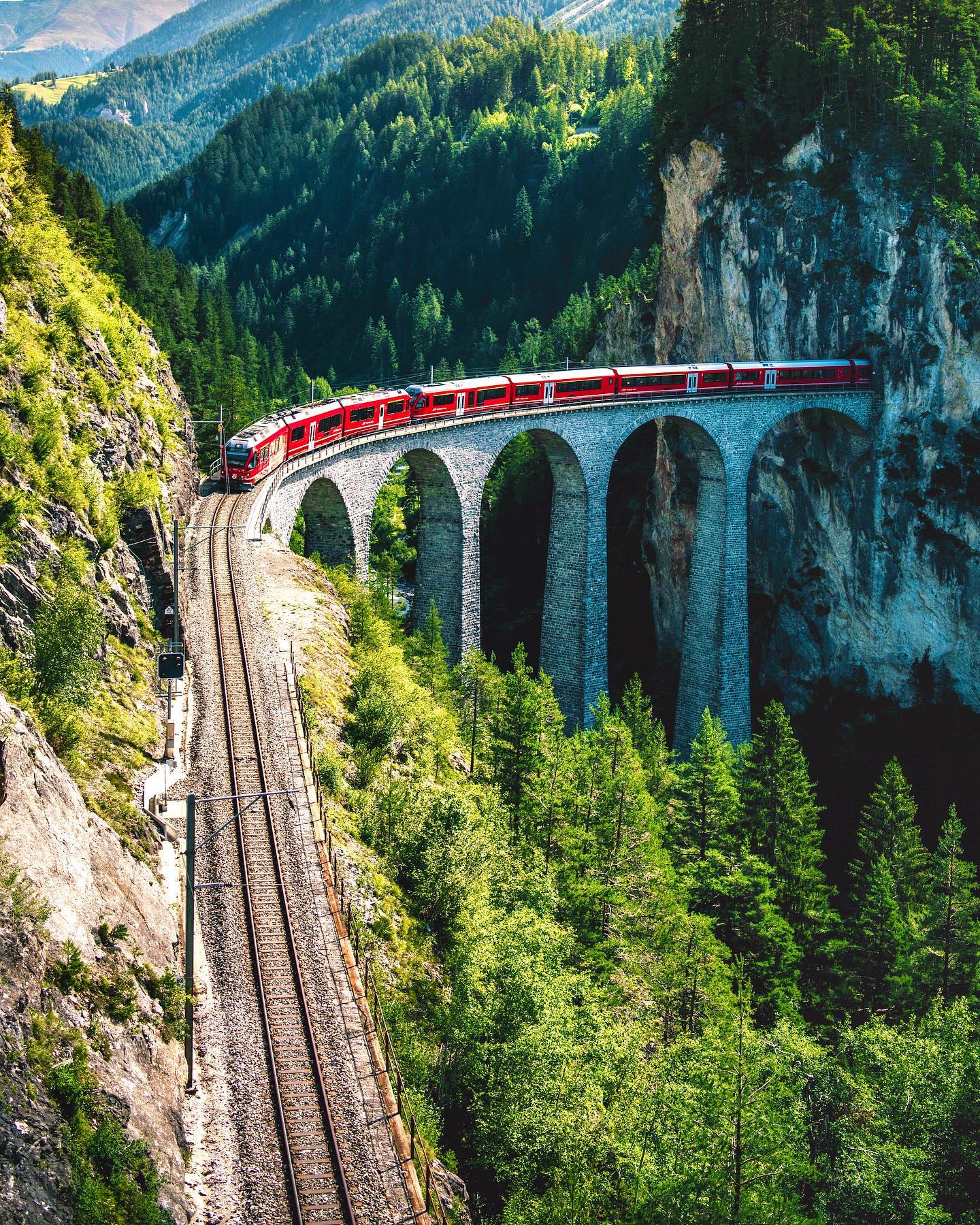 A bridge which stands out of all the bridges on this planet: the Landwasser Viaduct...✨🌲
.
.
.
.
#wildernessnation #condenasttraveller #exploringourglobe #folkgreen #thediscoverer #nowdiscovering #pgdaily #theoutbound #the_folknature #folkscenery #wondermore #allaboutadventures #hikingtheglobe #visualsofearth #thegreatplanet #speechlessplaces #bestdiscovery #dreamingtravel #moodnation #earthoutdoors #earthoutdoors10k #discoverearth #outdoortones #wildernesstones #lensbible #instagood10k #adventurenthusiasts #outside_project #inlovewithswitzerland #graubünden
