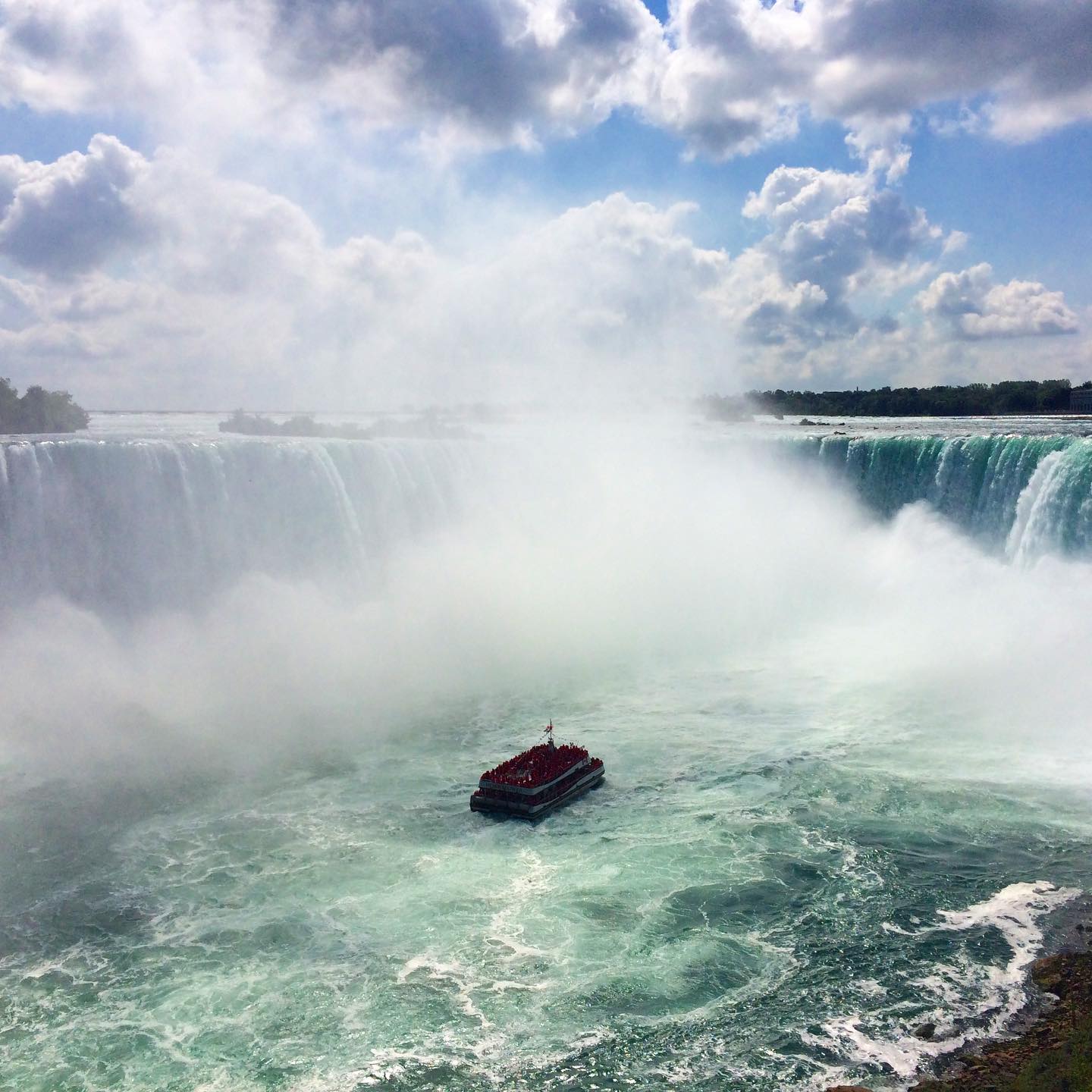 #travelgirl : some things don’t change like this... #travel #niagarafalls #photography #landscape #bucketlisttravel #bucketlistadventures  #bucketlistgirl #travelphotography #travelgram #actricevoyageuse #actresstraveler #actresslife