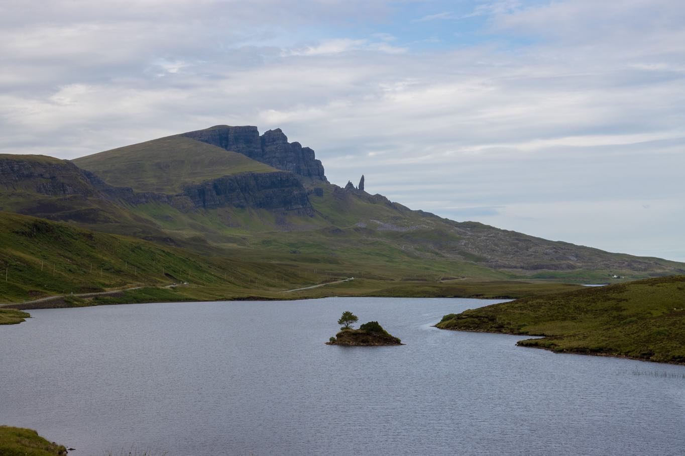 Old man of storr, Isle of Skye #isleofskye #scotlandexplore #visitscotland #staycation #lochfada #scotlandhighlands