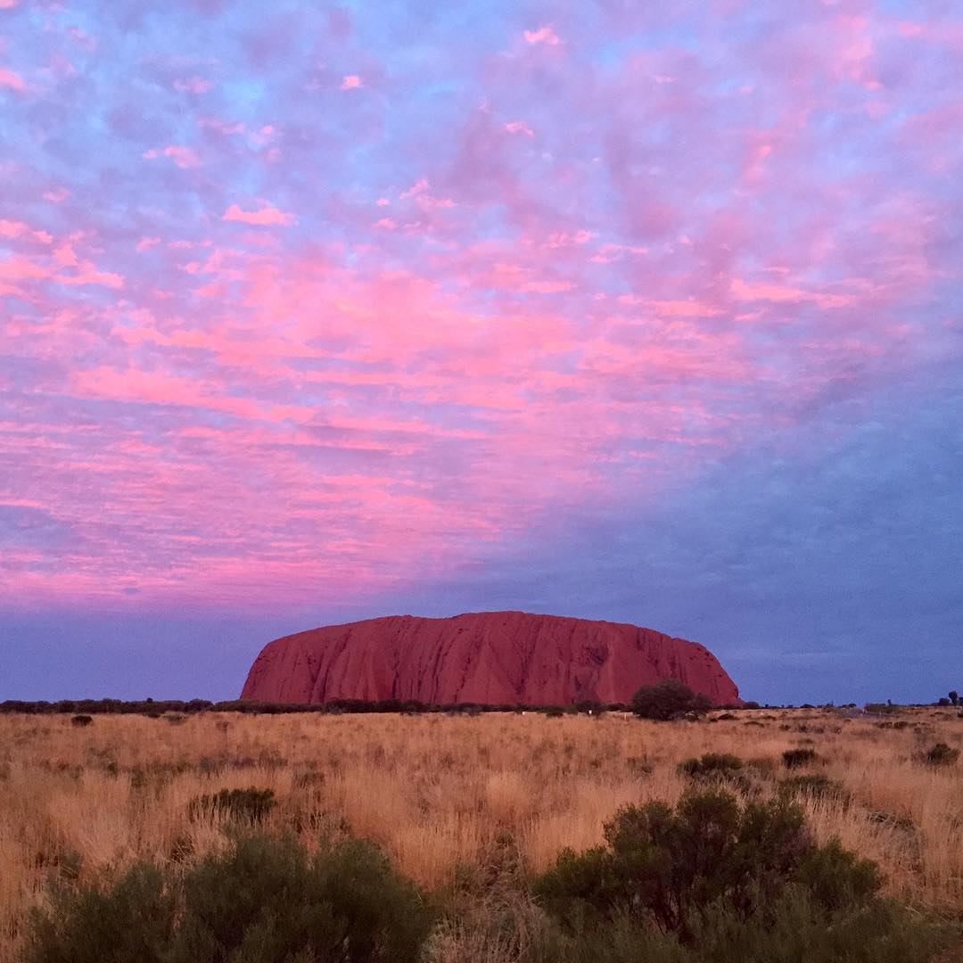 Uluru, Northern Territory, Australia 🇦🇺.
.
Uluru at sunset. Australian bucket list complete.
. 
#uluru #seeuluru #travel #northernterritory #australia #oz #bucketlist #backpacker #ayersrock