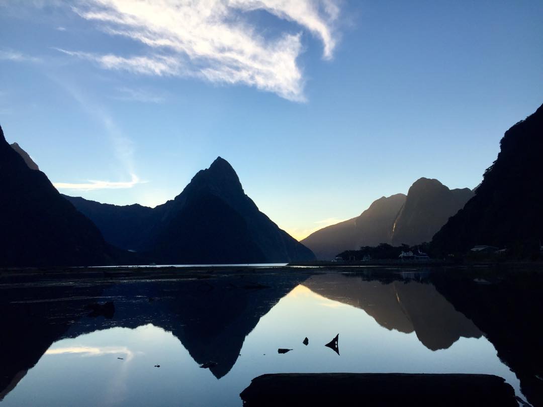 Milford Sound, New Zealand 🇳🇿.
.
Like the rest of New Zealand, Milford Sound in Fiordland is stunning on a clear day with a perfect reflective sunset.
.
#travel #milfordsound #newzealand #backpacker #sunset #reflection #stunning #roadtrip #fiordlandnationalpark #milford #southland #visitnewzealand #travelling #instatravel