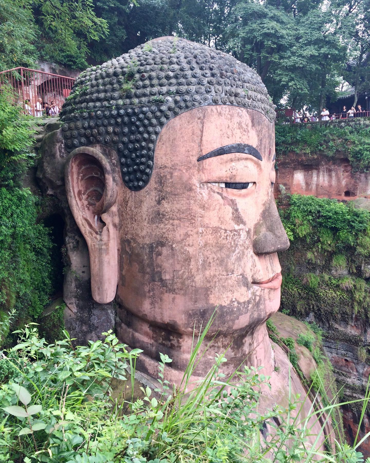 Leshan, China 🇨🇳.
.
The Giant Buddha at Leshan is the largest stone Buddha in the world. It’s carved into the rock on the banks of the river. It’s so big, it’s head is 15m big and you could easily sit on one of its toe nails!
.
#travel #china #buddha #leshan #backpacker #chinese #sichuan #chengdu #traveller #backpacking #asia #explore #instatravel #travelgram #buddhism #leshangiantbuddha #offthebeatenpath #stone #carving #traveltheworld #chinatravel