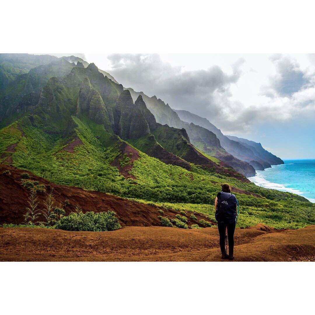 🌴🌺⛰Forever grateful for my two little feetsies, as they continue to take me to magical places such as this! What a magical adventure it was through mud, rain, and sunshine, we saw double rainbows and slept oceanside in our hammocks - kalalau - you are stunning!
