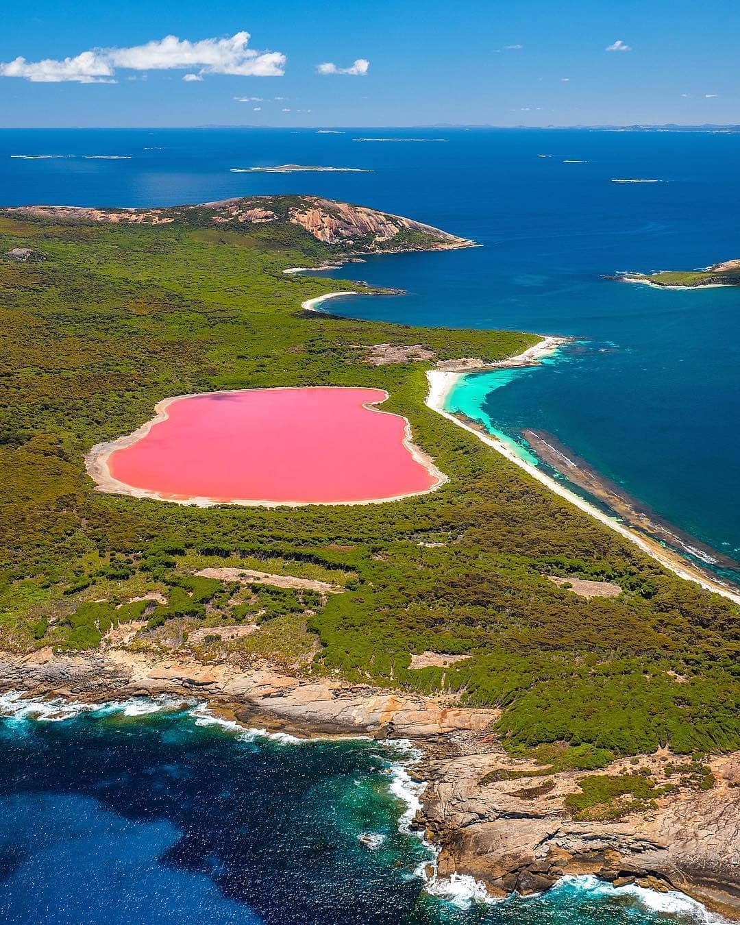 📌Shake the milk Down Undah📌
Reposted from @_markfitz -  Is this the world's biggest strawberry milkshake?! 💖💦🌴☀️😍
Lake Hillier is the name of this stunningly pink natural phenomenon on Middle Island in @australiasgoldenoutback! The ultimate way to see it is by air with @goldfields_airservices and the 1hr 40min flight takes in the epic views over the surrounding National Parks and Recherche Archipelago! ✈️😍
#australiasgoldenoutback @westernaustralia #justanotherdayinWA #seeaustralia
.
.
#esperance #lakehillier #goldenoutback #thisisWA #esperancechaletvillage #olympusinspired #perthlife #perthvibes #westernaustralia #perthisok #beautifuldestinations #beachesnresorts #exploringaustralia #seekinteresting #mylpguide #lonelyplanet #beautiful__travel #sandisk #openmyworld #traveltropicals #LiveIntrepid #creativelive #beboundless #thisistravel #tlpicks #markfitz