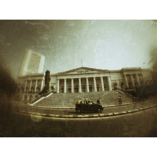 Town Hall #instawalkcolaba #mumbai_in_clicks #mumbai_instagrammers #mumbai #bombayflare