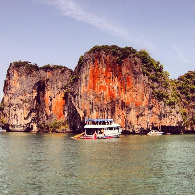 #gfd_travel #gf_daily #global_family #pangnga #thailand #valencia #boats #beautifullandscapesforeveryone #naturestylesgf #natgeotravelpic #travel_magazine