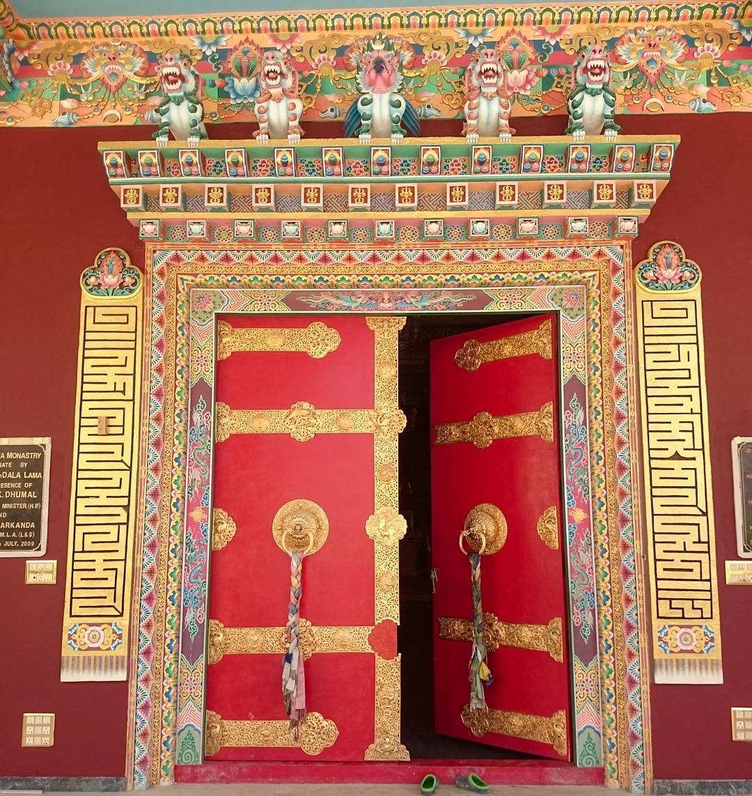Exquisitely painted and decorated #monastery door in #Kaza, #Spiti 
#himachal #India #lpmi #doorsoftheworld #doorsofinstagram #bbctravel #lovetheworld