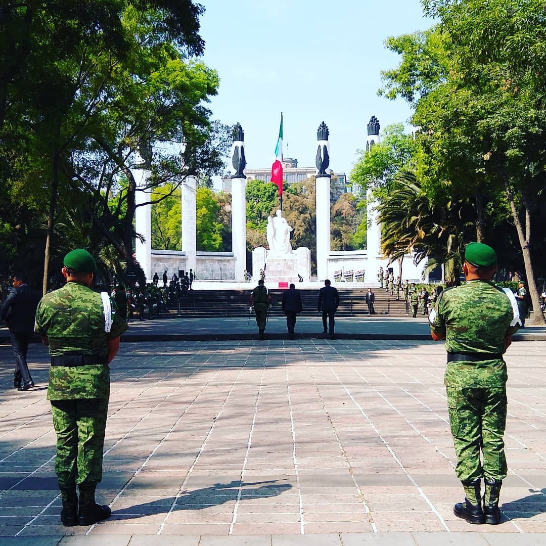 We ran into a military parade and band, with VIPs in suits representing Mexico and Colombia, this morning at the Monumento a los Niños Héroes. #Méxicocity #México #messysuitcase #bosquedechapultepec #travelblog #travel #travelblogger #retirementlife #retirement