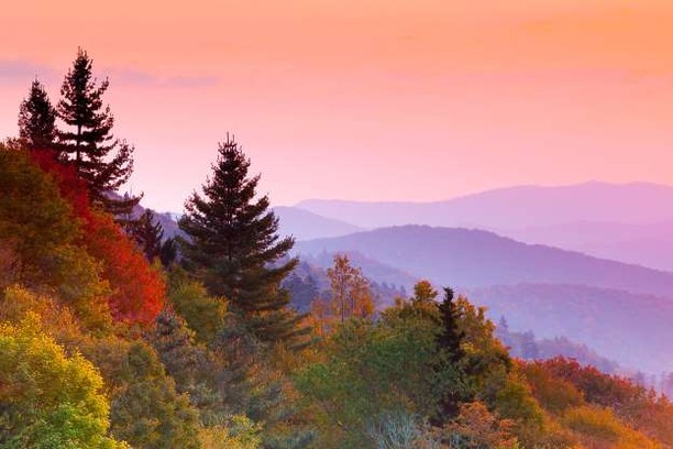 Check out the best places to see fall foliage! #fallfoliage http://ow.ly/PrBW50wNyq3