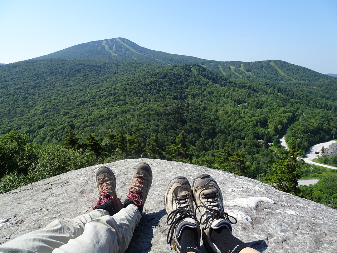 I can't wait to go hiking on the Long Trail again. Check out this spectacular vista! We found it last summer hiking just north of the Long Trail Inn off Rte. 4 in Killington. #longtrail #appalachiantrail #vtskihouse #lakerescuechalet #vermont #hiking