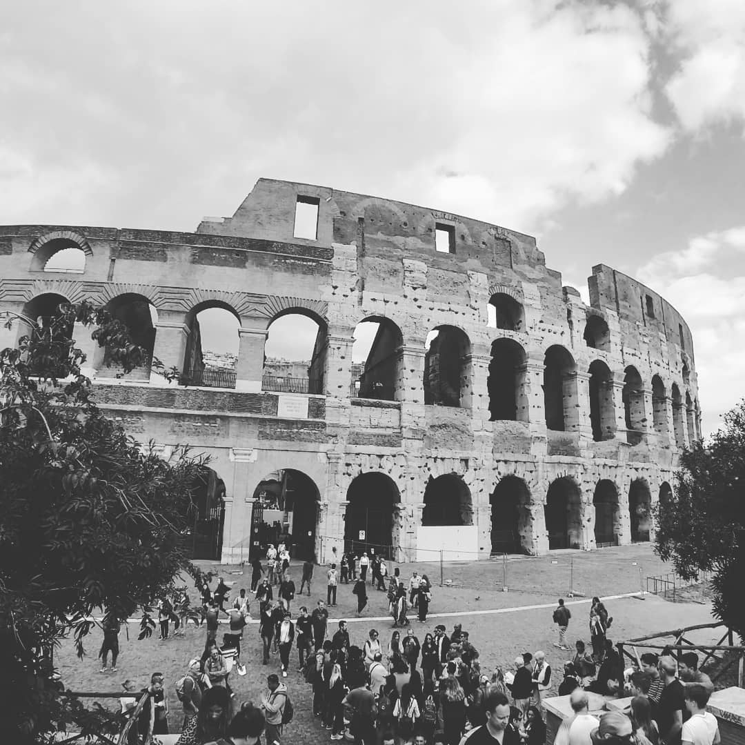 The Roman Coliseum. Astounding. #lifeisshorttheworldisbig #travelblogger #rome #italy🇮🇹