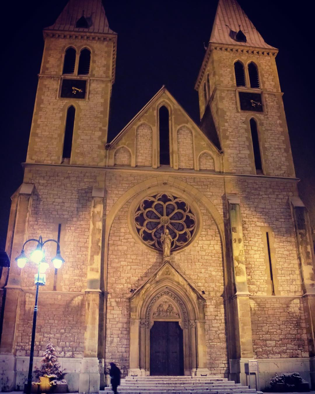 I was around the old town of Sarajevo with the snow when I saw the Sacred Heart Cathedral. A wonderful example of 19th century architecture. It is the biggest church in Bosnia and Herzegovina. I can’t explain, but there was something magic in that moment. I felt good and impressed to see it. Sarajevo is a cool city.