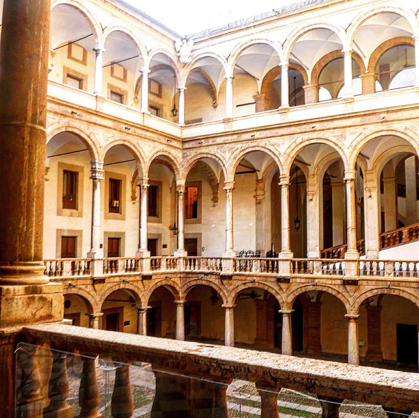 🇺🇸I can stay hours to admire ancient architecture 

🇮🇹Posso stare ore ad ammirare l’architettura antica
