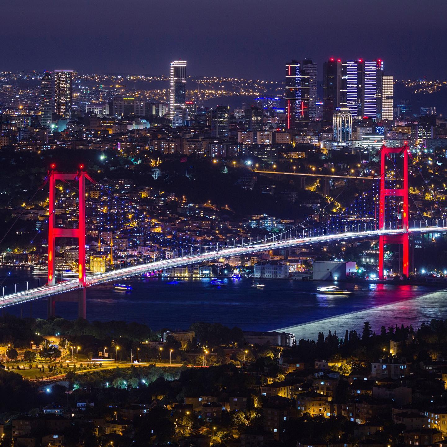 Bosphorus Bridge - where Europe meets Asia 🤝
.
.
#istanbul #turkey #türkiye #bosphorus #bosphorusbridge #camlica #çamlıcacamii #sightseeing #long_exposure #night #istanbulturkey #wonderful_places #beautifulplaces #canon #instagram #travel #traveler #europe #asia #europetoasia  #traveling #travelblog #travelblogger #istanbulbestpictures #bluehour #nightphotos #nightphotograpy #bridgeview #NIGHTSHOOTERS