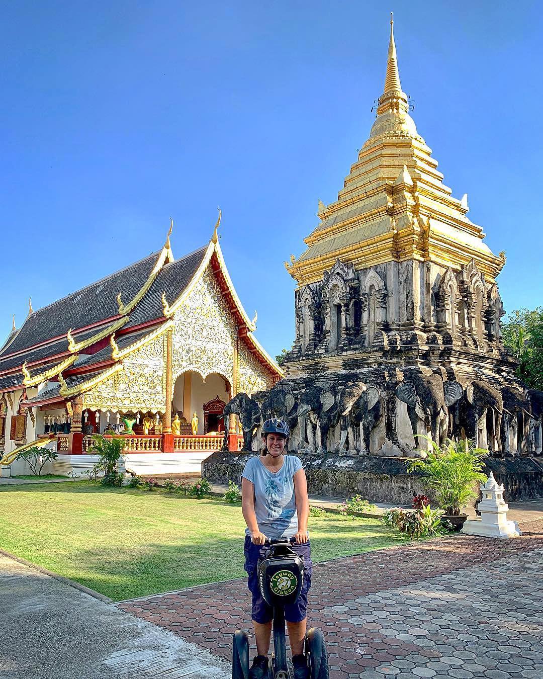 Segway tour through Chiang Mai 🤙🏼 here in front of Wat Chiang Man #chiangmai #thailand #asia #watchiangman #temple #travel #segway #tour