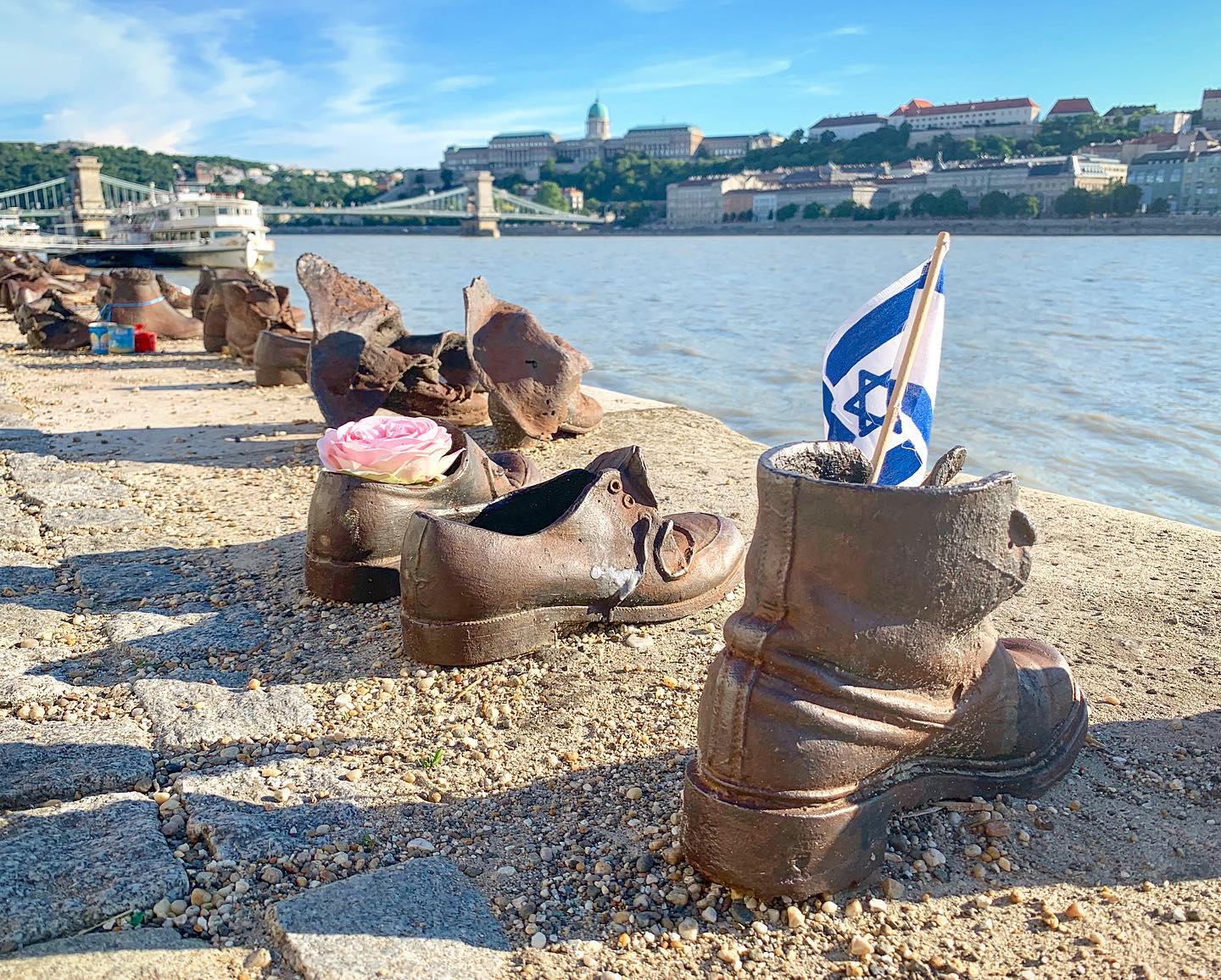 The Shoes on the Danube Bank is a memorial in Budapest, Hungary. Conceived by film director Can Togay, he created it on the east bank of the Danube River to honour the Jews who were killed by fascist Arrow Cross militiamen in Budapest during World War II. They were ordered to take off their shoes, and were shot at the edge of the water so that their bodies fell into the river and were carried away. It represents their shoes left behind on the bank.
.
.
#budapest #hungary #memorial