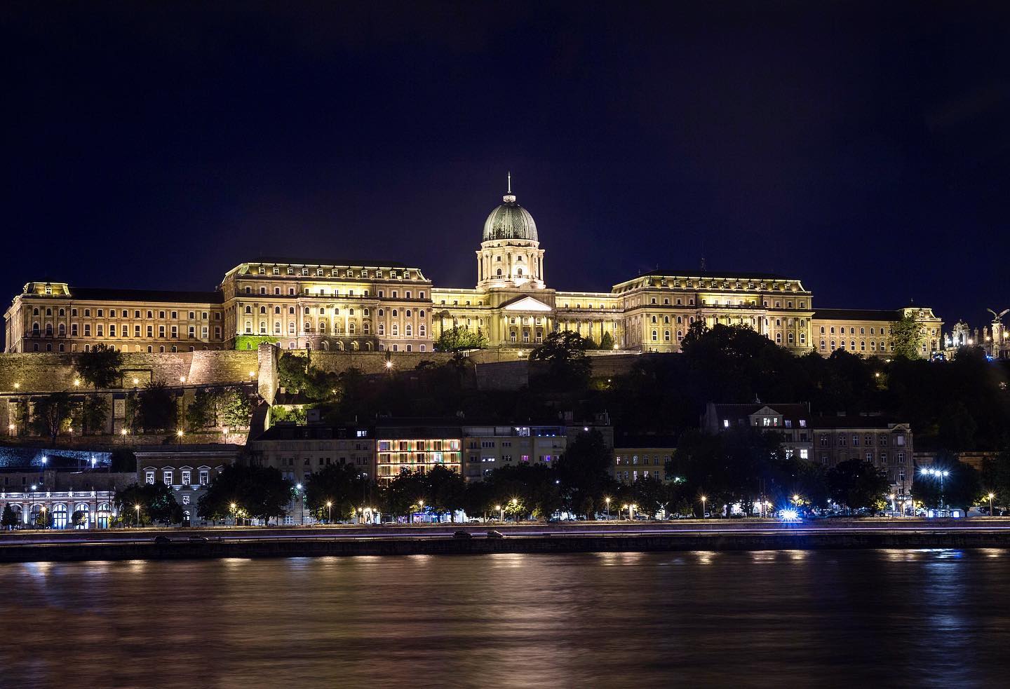 Buda Castle is the historical castle and palace complex of the Hungarian kings in Budapest. It was first completed in 1265, but the massive Baroque palace today occupying most of the site was built between 1749 and 1769. The castle now houses the Hungarian National Gallery and The Budapest History Museum.
.
.
#budapest #hungary #royal #royalpalace #burgpalast #europe #buda #pest #night #longexposure #lighttrail #lighttrails #bridge #pestbynight #travel #wonderful_places #traveler #travelblogger #travelling #travelphotography #travelgram #budapesthungary #budapestgram #donau #danube #danuberiver