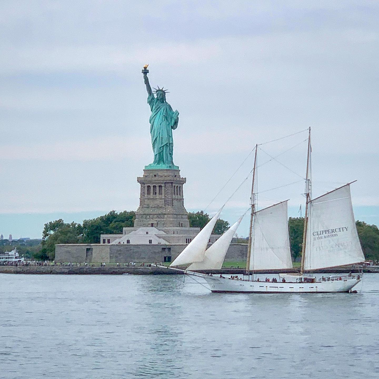 Statue of Liberty 🗽
.
#newyork #statue #statueofliberty #ladyliberty #liberty #usa #ny #travel #traveller #traveler #traveling #travelling #travelblogger #travelblog #manhattan #bestofnewyork #newyorkcity #nyc #bluesky #sunnyday #wonderful_places #wonderful #city #beautifulplaces #sailingboat