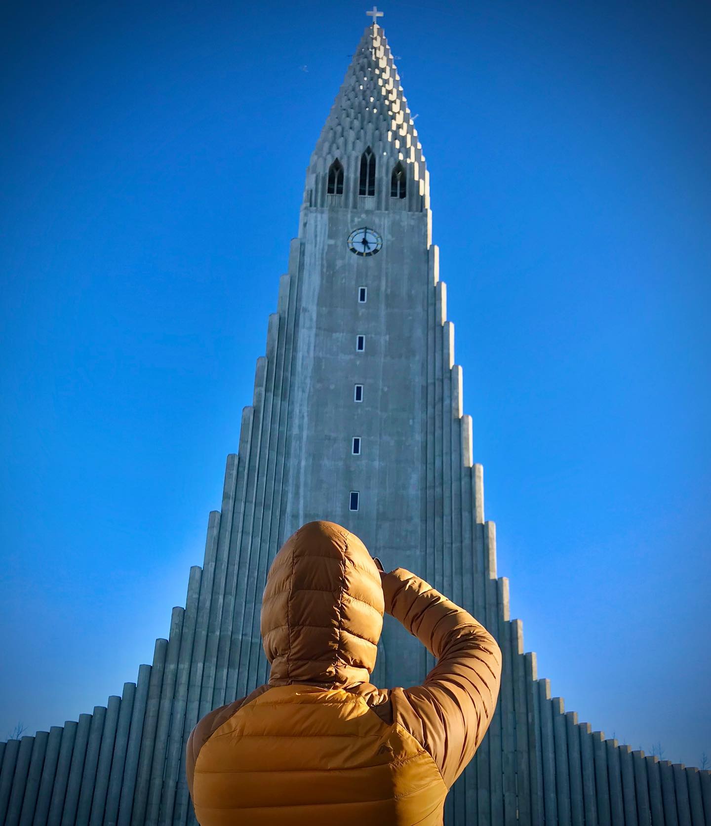 #iceland2020 #traveltheworld #reykjavik #reykjavikiceland #hallgrimskirkjachurch #iconoficeland #hubbyinaction
