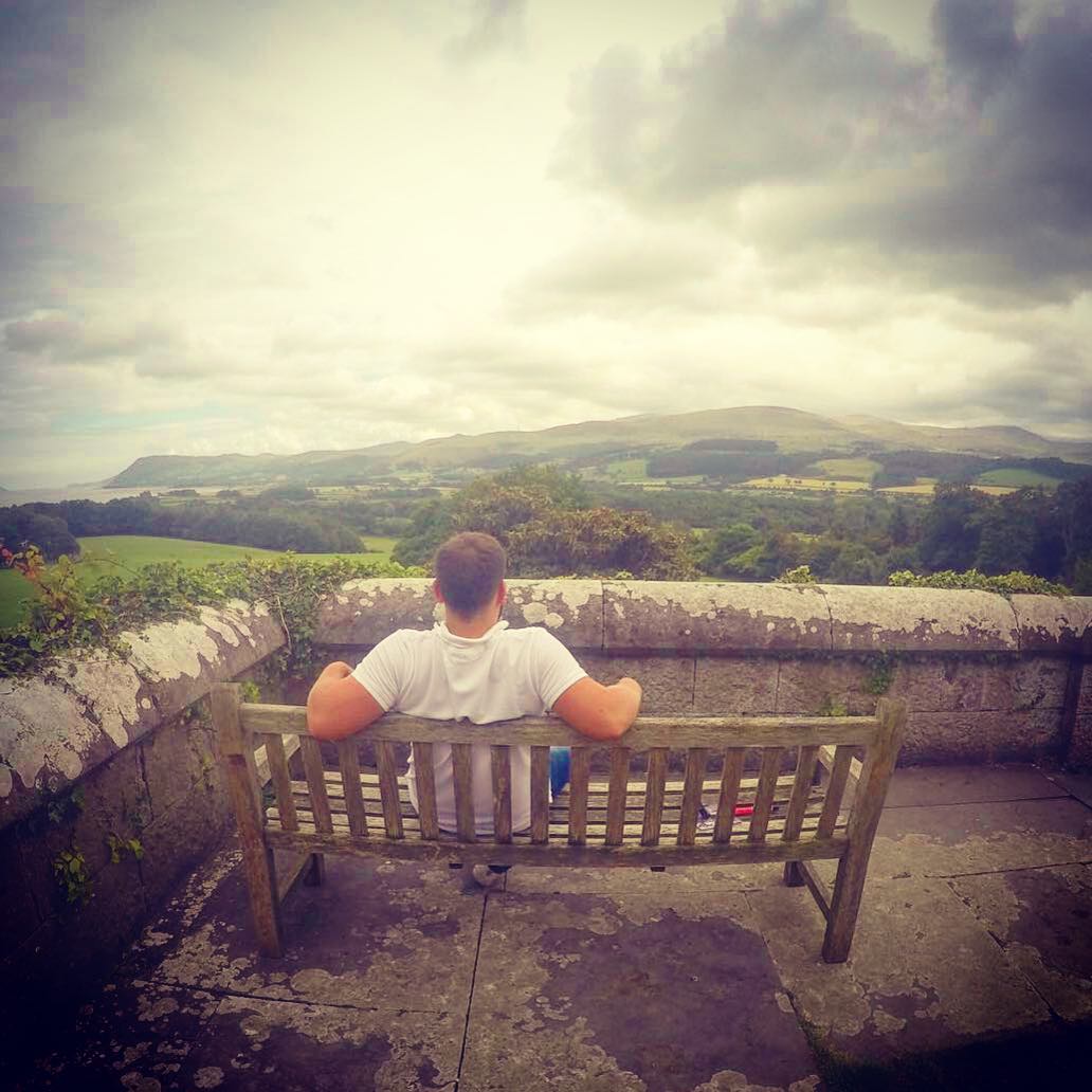 What a view #penrhyncastle #snowdonia #wales