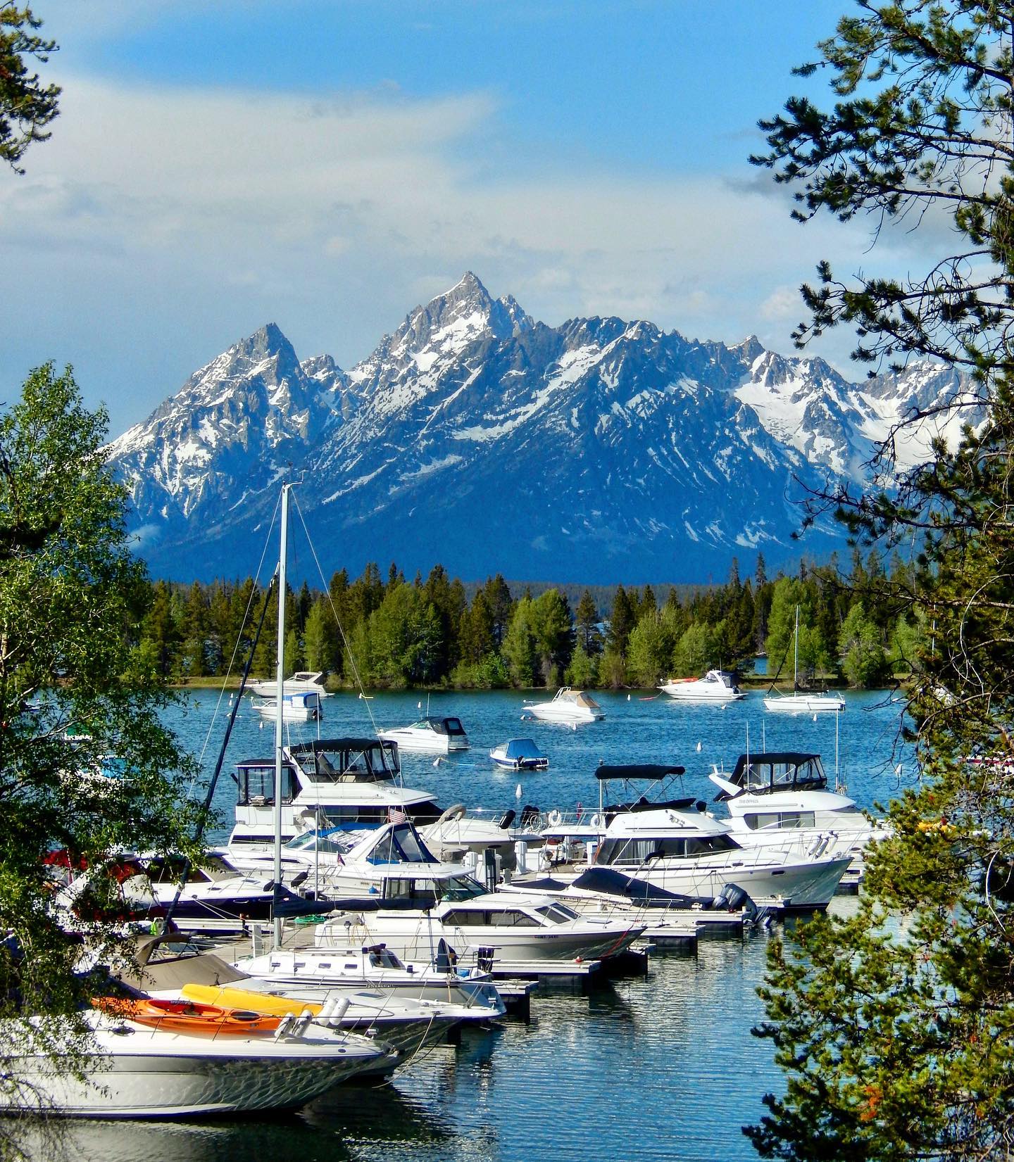 Colter Bay, Grand Teton Nationalpark, Wyoming 
Colter Bay is scenic bliss, located at Northeast side of Jackson Lake. The view from the marina is amazing. The lake, the mountains...😍
#usatravels #traveltheusa #roadtripusa #travelphotography #travelgram #wyominglife #wyomingphotographer #colterbay #grandtetonnationalpark #nationalparksusa #amazingplaces #amazingview #mountains #postcardpicture #nature #naturelovers #naturephotography #beautifulnature