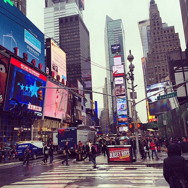 A little bit of rain can't--no, WON'T--dampen the mood at Times Square. 👍✈️😆 #nyc  #newyork #timessquare #broadway #travel #travelbug #traveller #travelgram #instatravel #traveltheworld #yayin2014 #yayinstravels