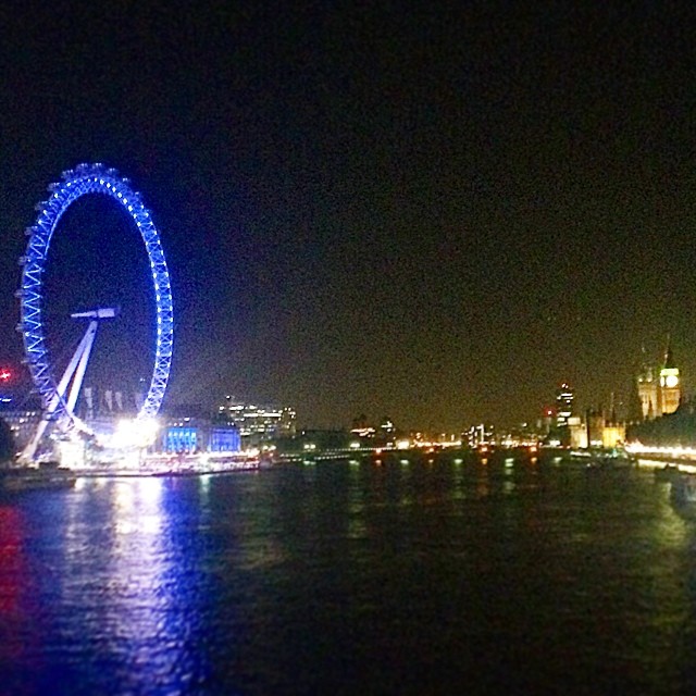 The river #Thames by night. London Eye on that left, Big Ben on the right. ✈️🌙🇬🇧 #LondonEye #BigBen #london #sightseeing #england #unitedkingdom #summer #summer2014 #yayineurope2014 #europe #night #nightview #instatravel #travelgram