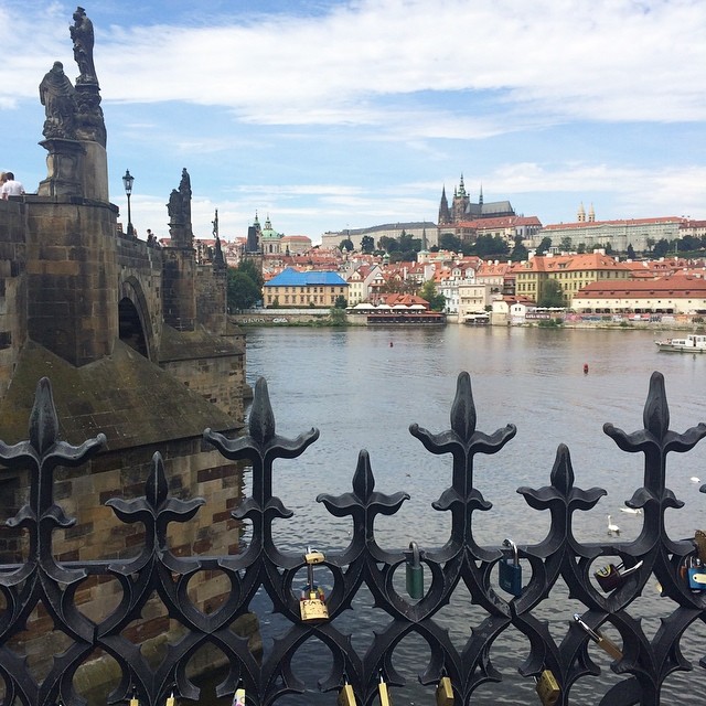 Picture perfect #Prague (Charle's Bridge and Prague Castle ✈️🌞🌍 #prague #charlesbridge #praguecastle #scenic #view #historical #pictureperfect #europe #explore #easterneurope #easternexposure #yayinstravels #yayineurope2014 #summer #summer2014 #topdeck #nofilter #travel #traveling #travelgram #travelholic #traveltheworld